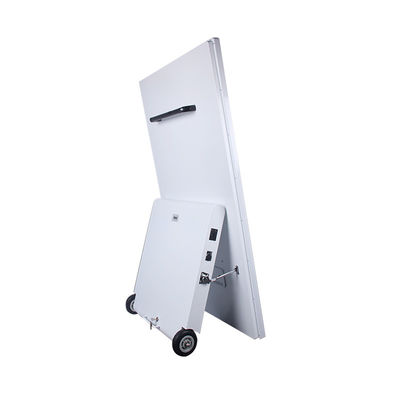 55 นิ้ว Outdoor Digital Signage แบตเตอรี่พกพาและจอ LCD โฆษณาแสดงผลสําหรับแคมเปญโฆษณากลางแจ้ง