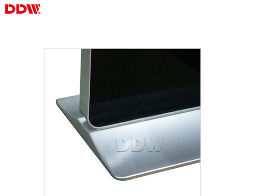 82 นิ้วสีจริงจอแอลซีดี Tft Touch Screen Informational Kiosk 500 nits