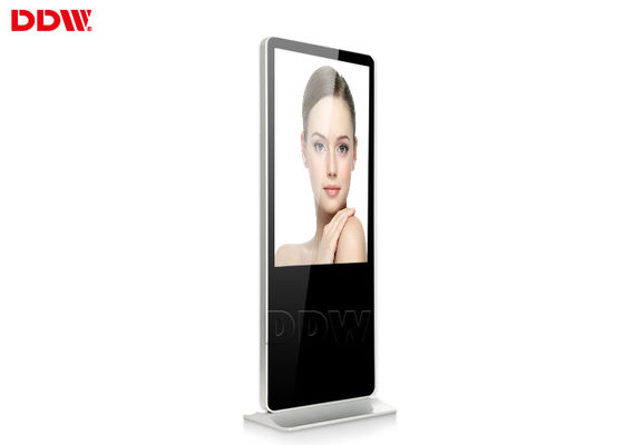 82 นิ้วสีจริงจอแอลซีดี Tft Touch Screen Informational Kiosk 500 nits