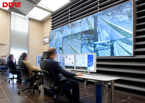 HDMI VGA 1080P ห้องควบคุมผนังวิดีโอแอลซีดี 46 นิ้ว 1.7 มม. 700 Nits จอแสดงผล 1x4