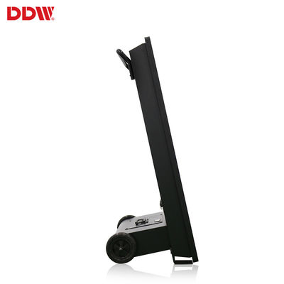 43 นิ้ว ภายนอก โทรศัพท์มือถือ ที่ใช้แบตเตอรี่ ภายนอกจอแสดงผลการโฆษณา LCD ภาพโฆษณาดิจิตอล