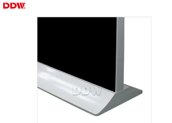 65 นิ้วสัมผัสยืนอยู่คนเดียวป้ายดิจิตอลแสดงผลโฆษณา lcd ภูมิทัศน์