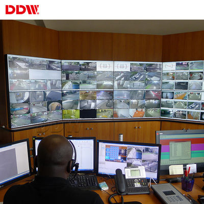 4x4 Video Wall Matrix APP ที่กำหนดเองการประหยัดพลังงานระยะไกลด้วยความละเอียดสูง
